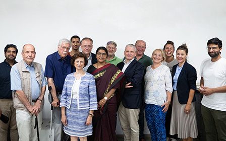 Gruppenfoto der Mitglieder des Rats der Religionen Frankfurt bei der Mitgliederversammlung 2022